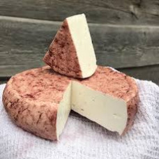 Козий сыр, выдержанный в саперави, 100 грамм